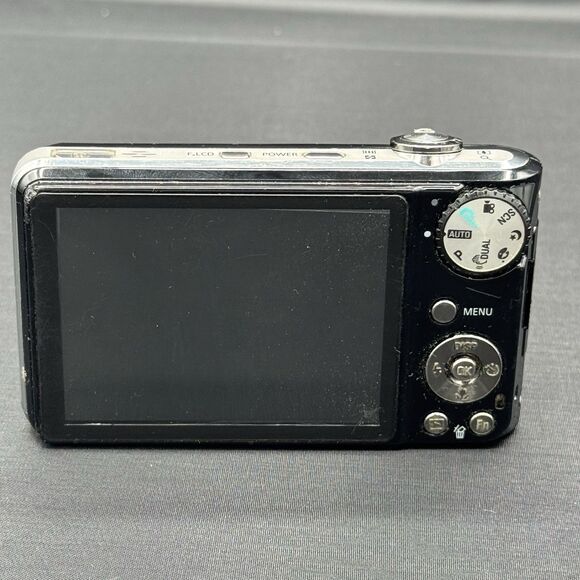 Samsung PL150 12.4MP Compact Digital Camera, Battery, Charger & 32GB MicroSD - Picture 4 of 12